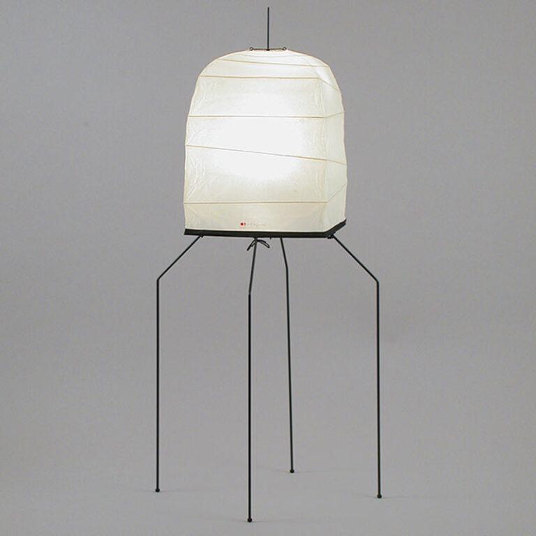 Lampadaire Akari UF3-U en papier washi, créé par Isamu Noguchi