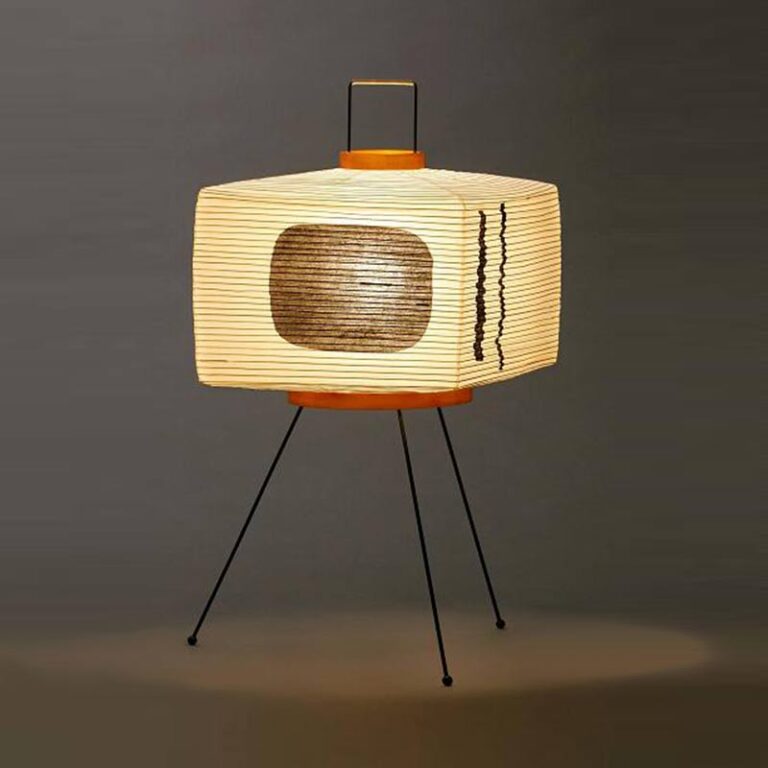 Lampe à poser Akari 7AD par Isamu Noguchi Sentou Edition