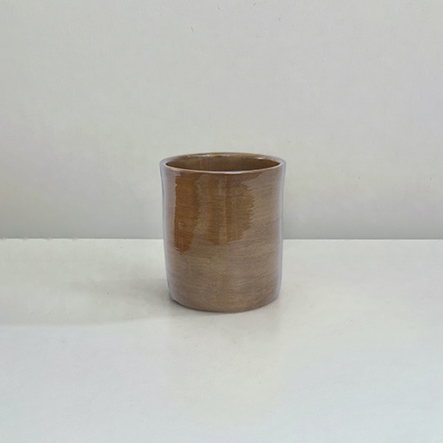 Tasse à café taupe, collection de céramique Terra par Sentou