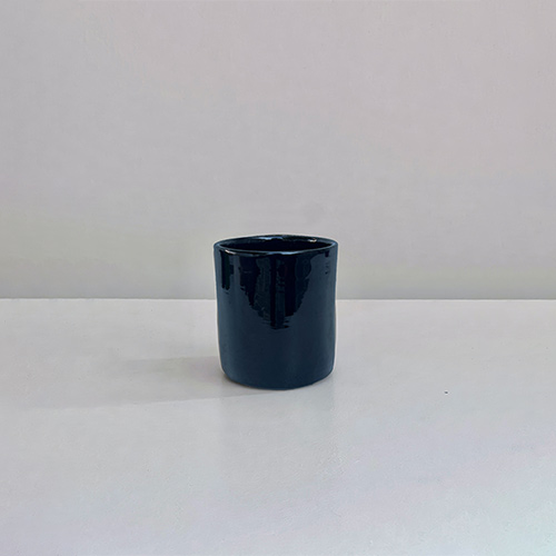 Tasse expresso noir, collection de céramique Terra par Sentou