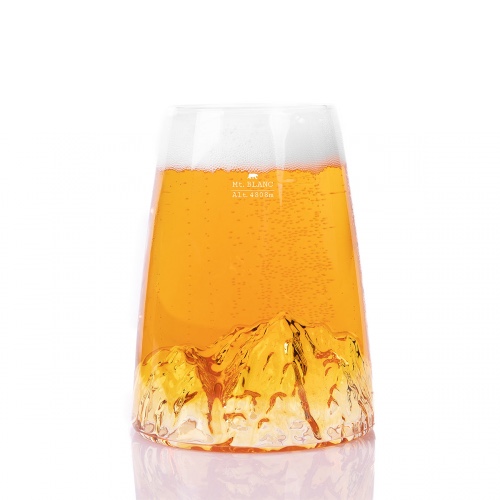 Verre à long drink Yama avec un fond représentant une montagne